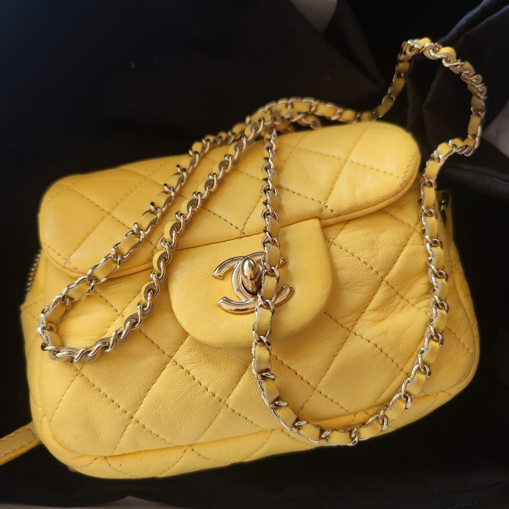 Chanel crossbody bag/wallet